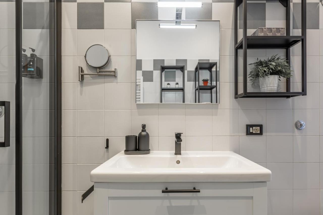 Imperium House - Appartamento Con Giardino Privato, 3 Minuti Da Metro Piazza Bologna, A-C, Rome Bagian luar foto